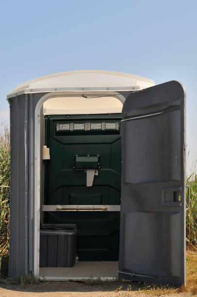 Best Portable restroom trailer rental  in Stanberry, MO